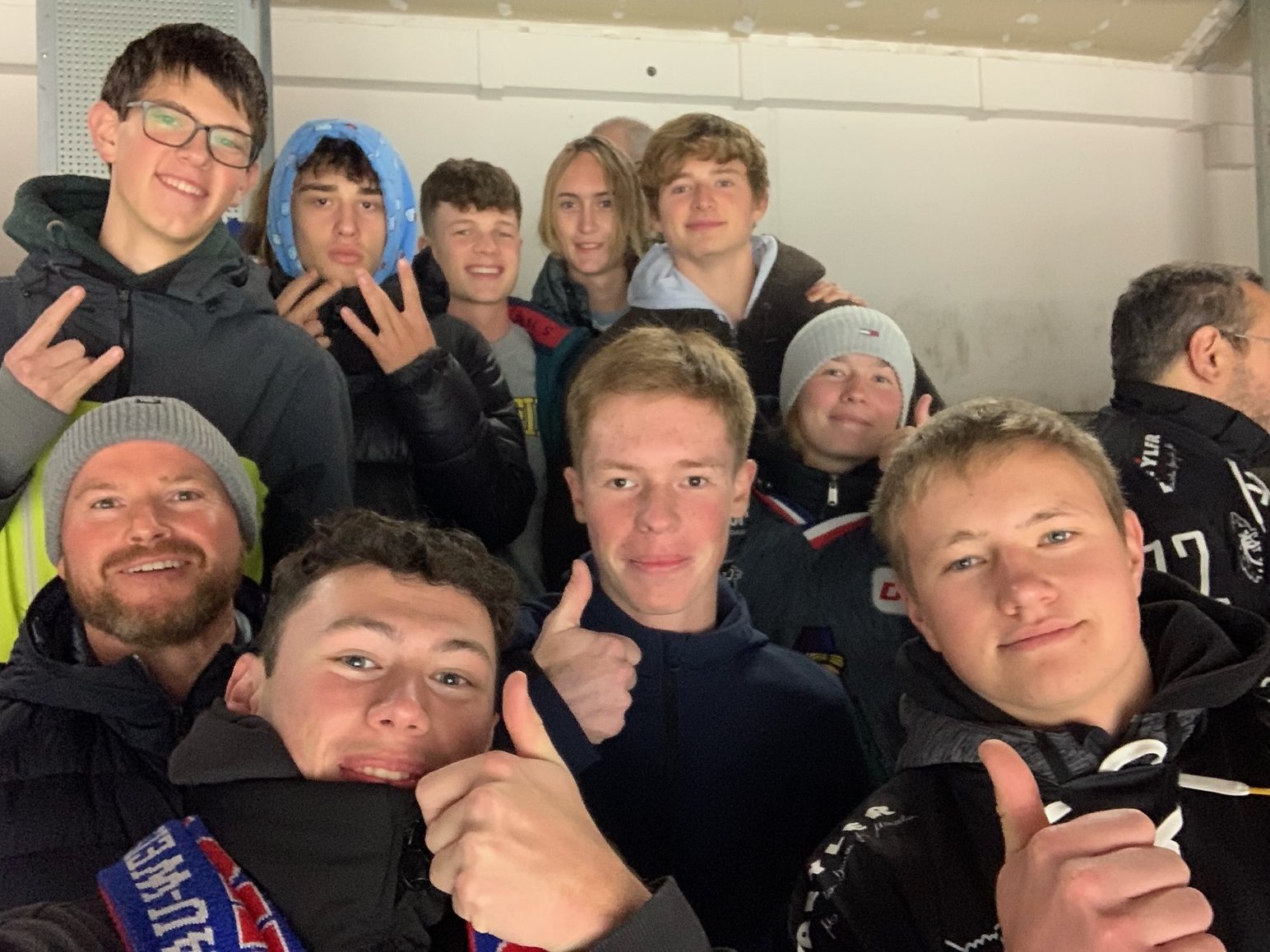 Du betrachtest gerade Ahoi an die Eispiraten! Das Neigungsfach Sport bei den Wölfen in Freiburg
